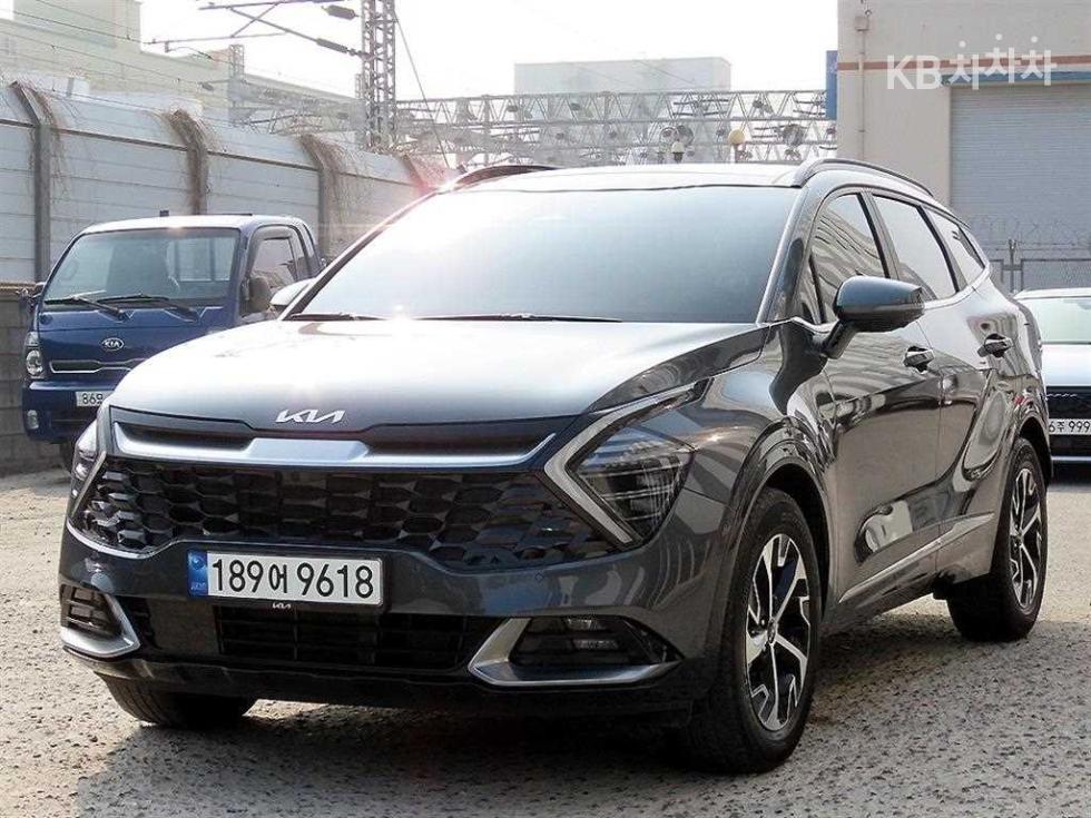 2023 - kia sportage