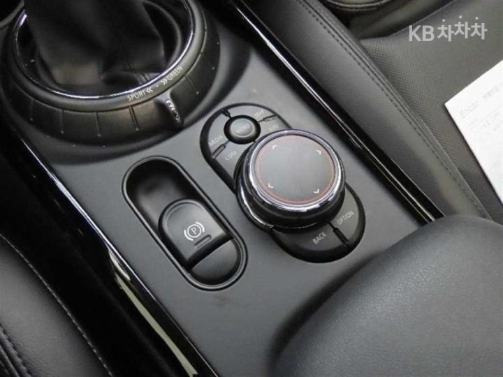 Mini Clubman 1.5 Cooper High Trim 8