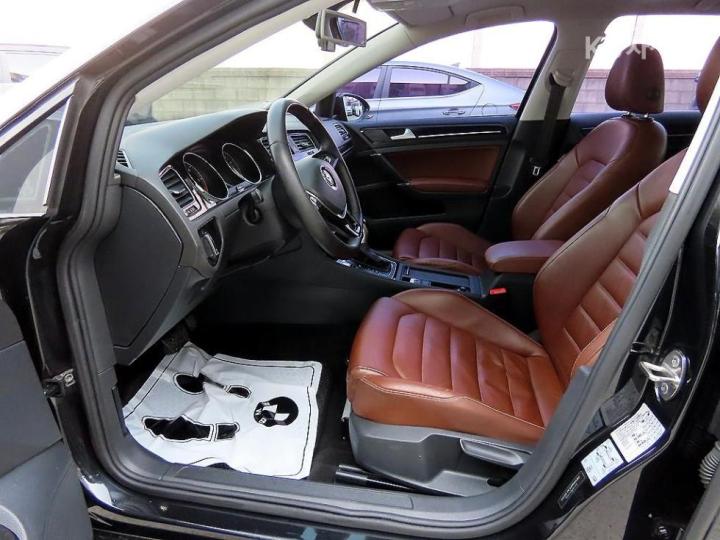 Volkswagen Golf 2.0 TDI MK7 Premium 6