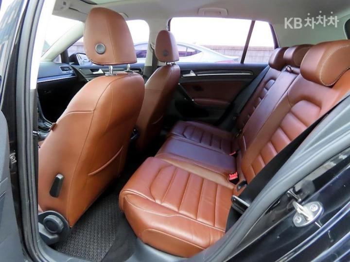 Volkswagen Golf 2.0 TDI MK7 Premium 7