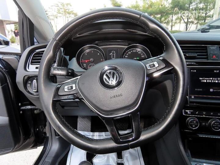 Volkswagen Golf 2.0 TDI MK7 Premium 9