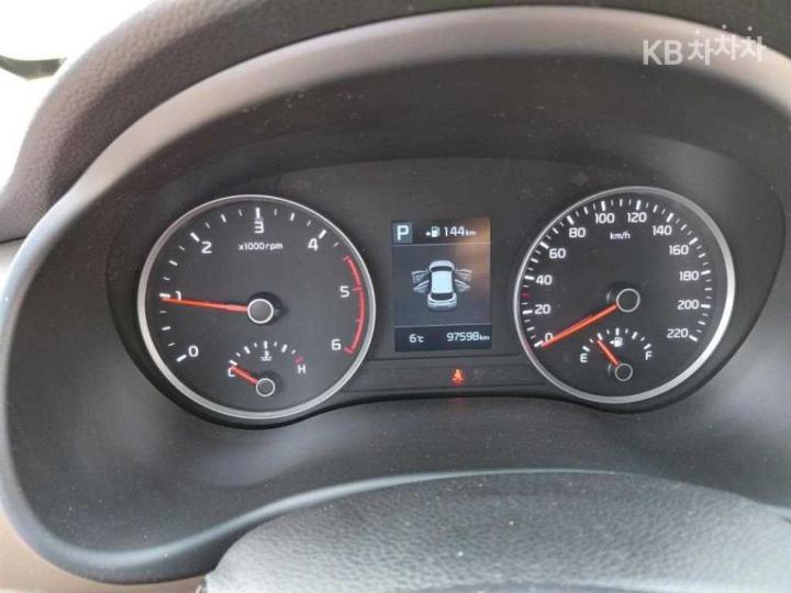 Kia Stonic Diesel 1.6 VGT Prestige 6