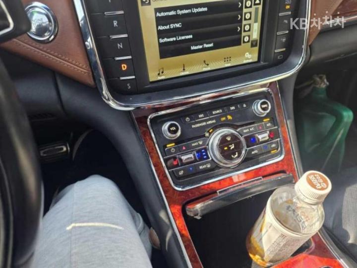 Lincoln Continental 3.0 V6 Presidential 7