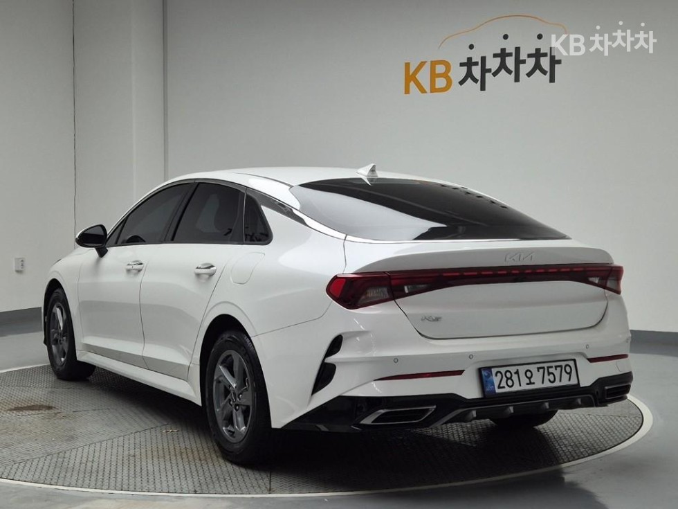 2022 - kia k5