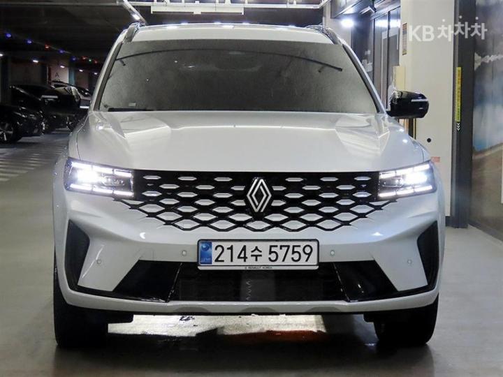 Renault Koleos E-Tech Hybrid Iconic 3