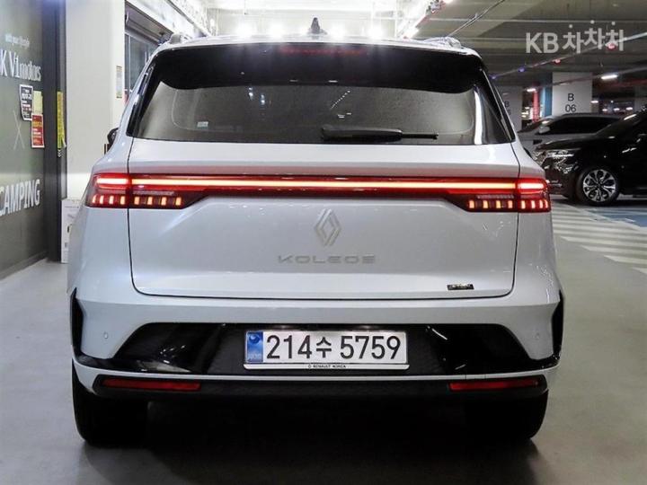 Renault Koleos E-Tech Hybrid Iconic 6
