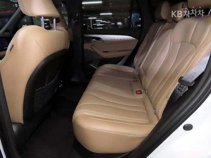 Renault Koleos E-Tech Hybrid Iconic 8