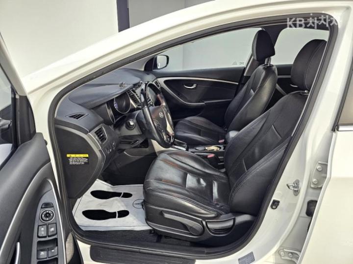 Hyundai i30 New 1.6 VGT Unique 9