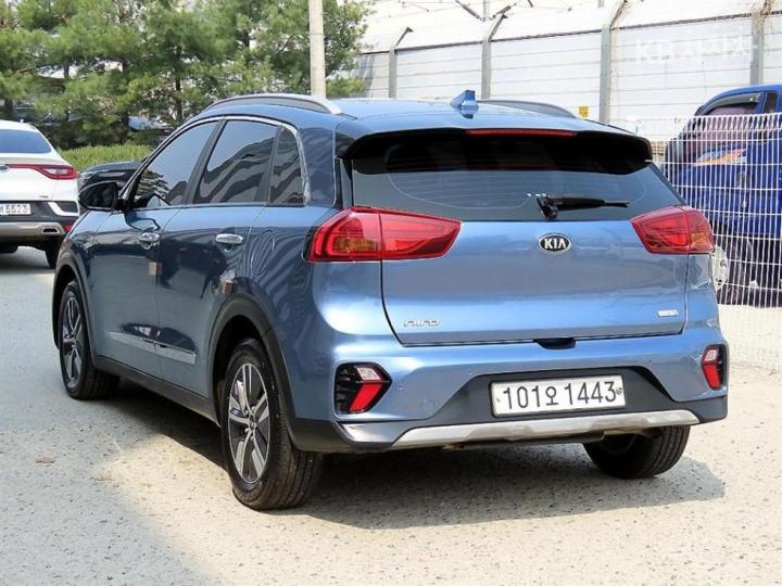 Kia Niro 1.6 HEV Prestige 4