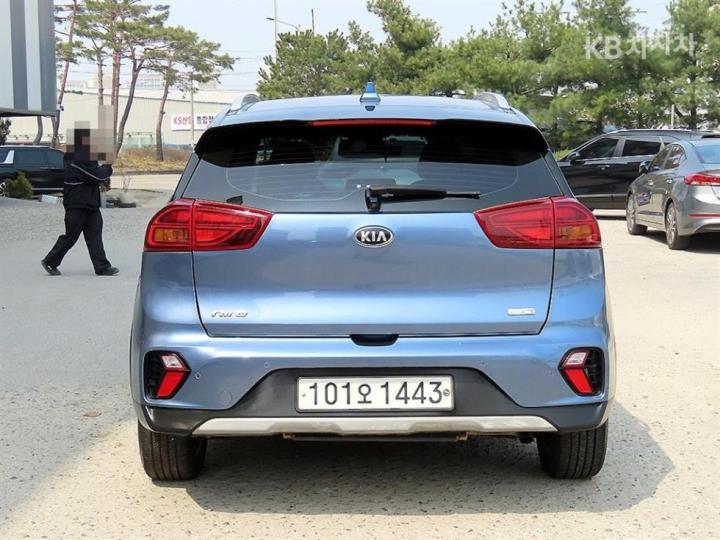 Kia Niro 1.6 HEV Prestige 5