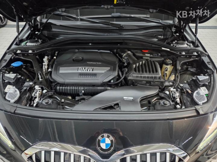 BMW 1 Series F40 118d M Sport Package 7