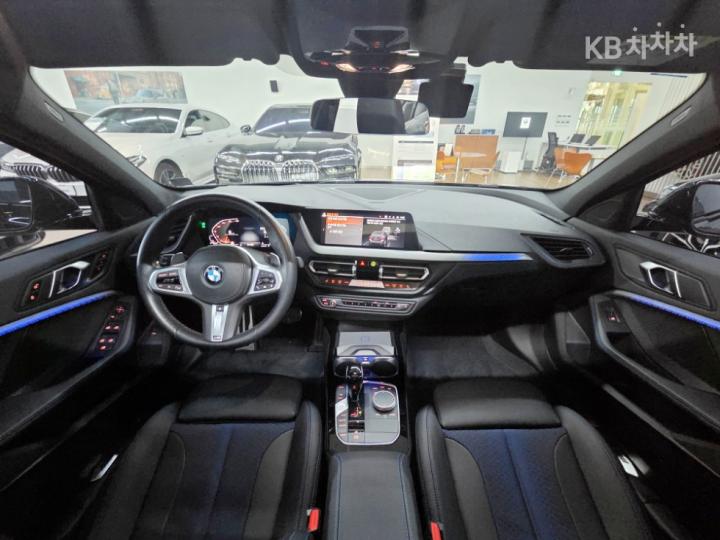 BMW 1 Series F40 118d M Sport Package 9