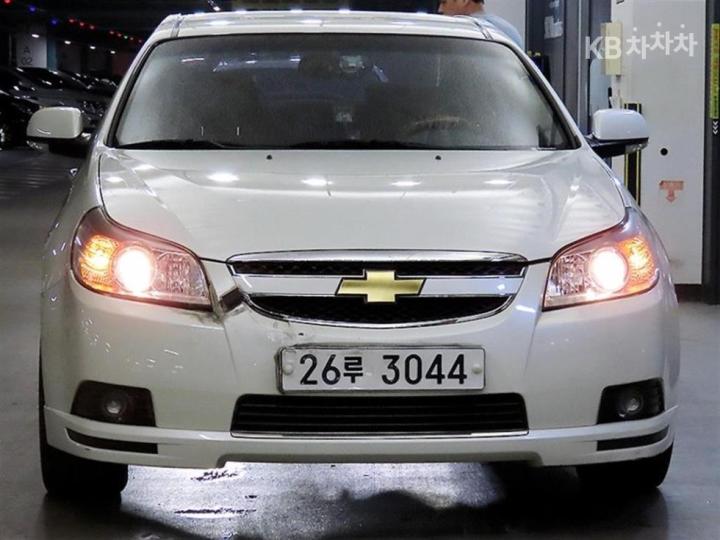 Chevrolet Tosca Premium 6 L6 2.0 SX 3