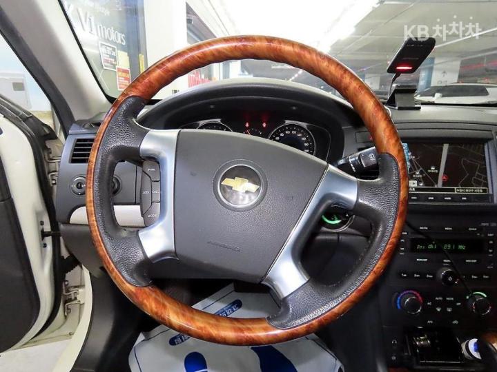 Chevrolet Tosca Premium 6 L6 2.0 SX 9