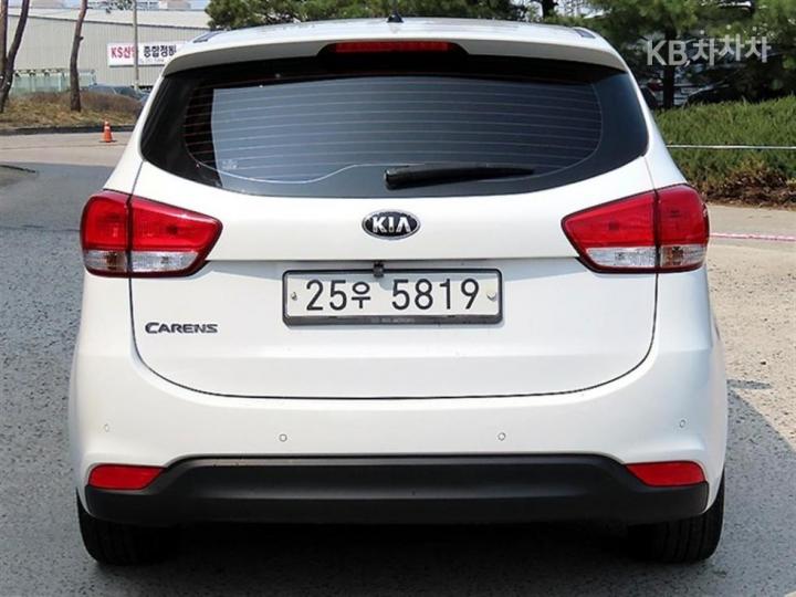 Kia Carens 2.0 LPi Prestige 5