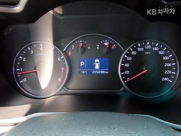 Kia Carens 2.0 LPi Prestige 10