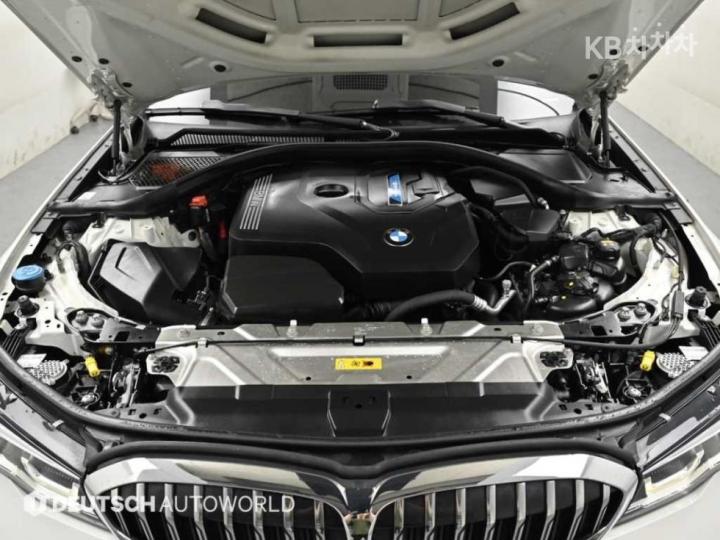 BMW 3 Series G20 330e M Sport 7