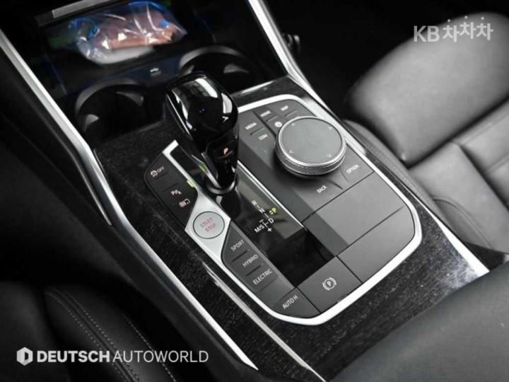 BMW 3 Series G20 330e M Sport 10