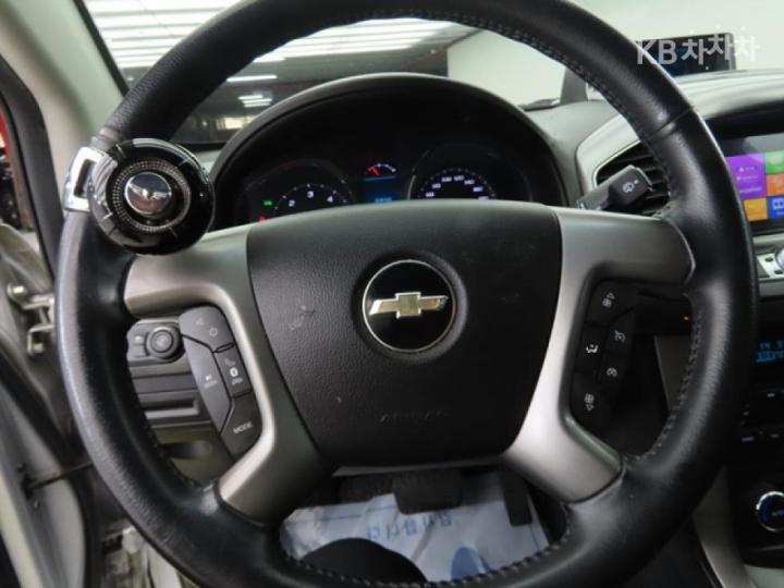 Chevrolet Captiva 2WD LT Premium 9
