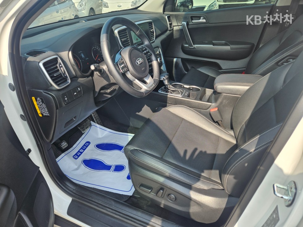 2020 - kia sportage