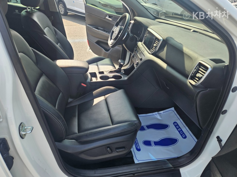 2020 - kia sportage