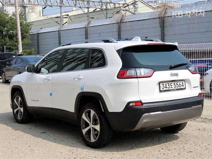 Jeep Cherokee KL 2.4 Gasoline AWD Base Type 4