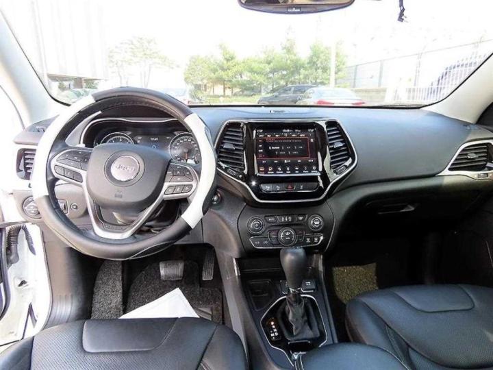 Jeep Cherokee KL 2.4 Gasoline AWD Base Type 8