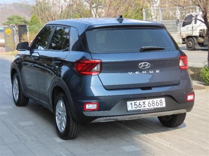Hyundai Venue Gasoline 1.6 Modern 5