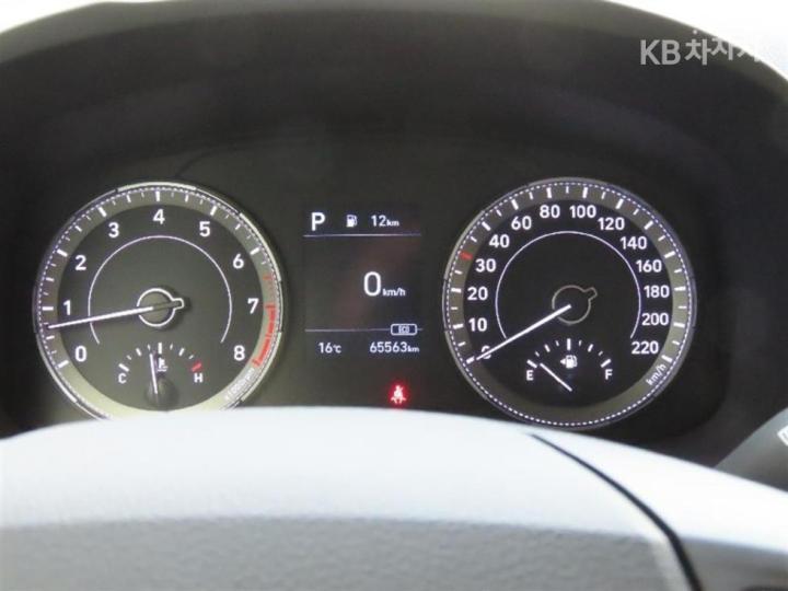 Hyundai Venue Gasoline 1.6 Modern 6