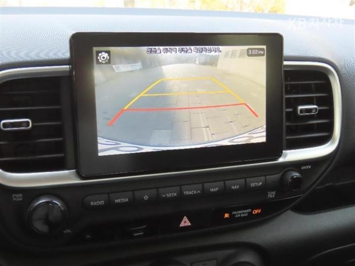 Hyundai Venue Gasoline 1.6 Modern 10