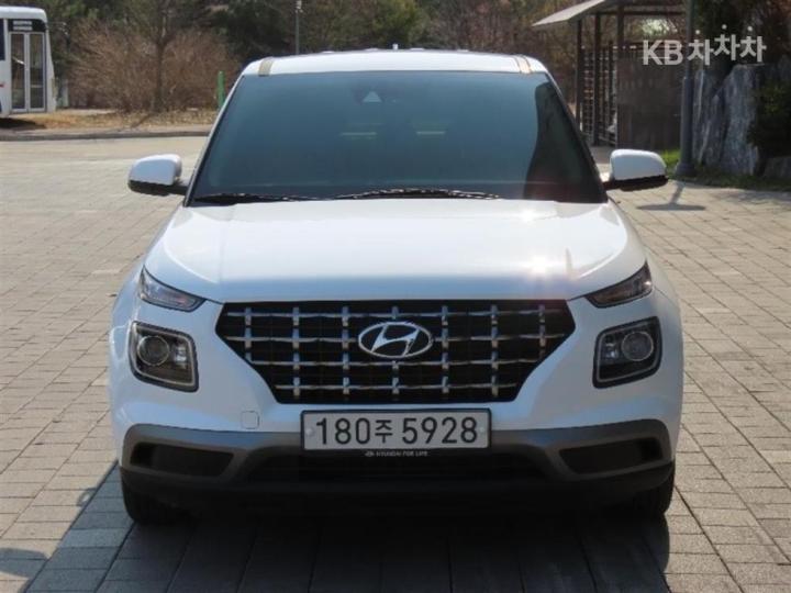 Hyundai Venue Gasoline 1.6 Modern