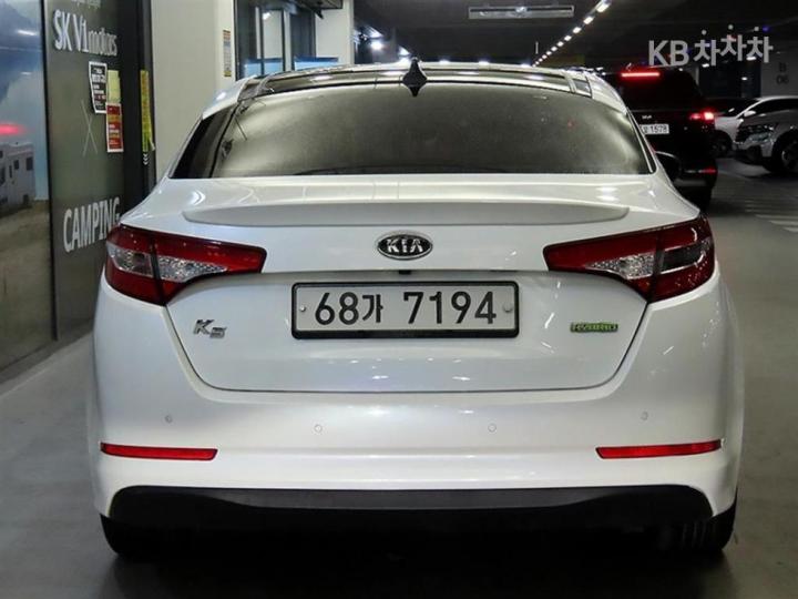 Kia K5 Hybrid Prestige 6