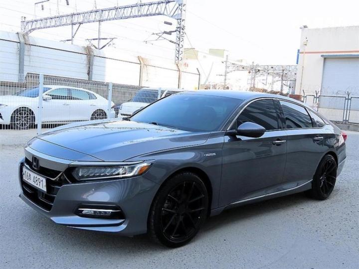 Honda Accord Hybrid 2.0 Touring 3