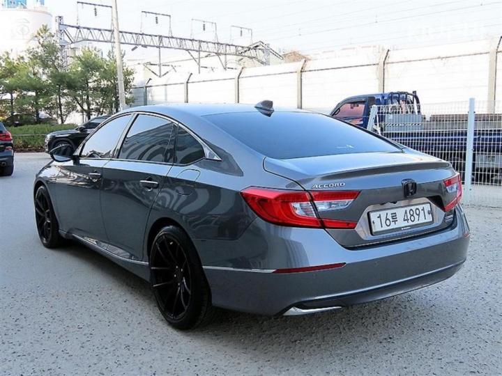 Honda Accord Hybrid 2.0 Touring 4