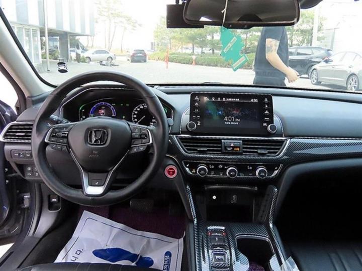 Honda Accord Hybrid 2.0 Touring 8