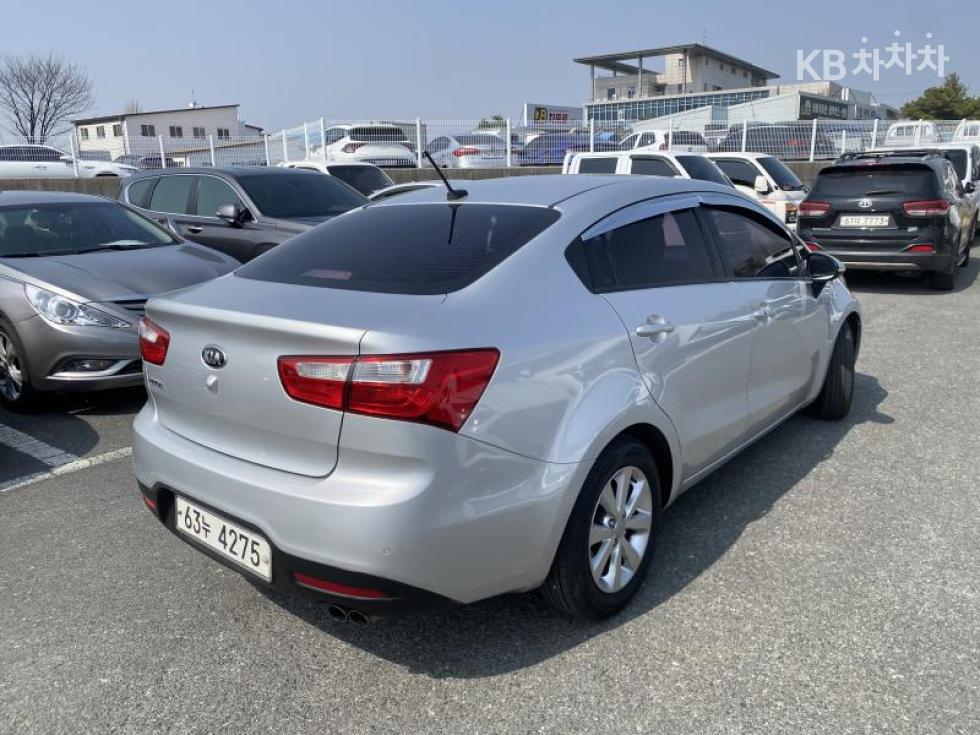 2014 - kia pride