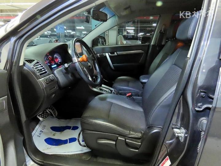 Chevrolet Captiva 2WD LT 7