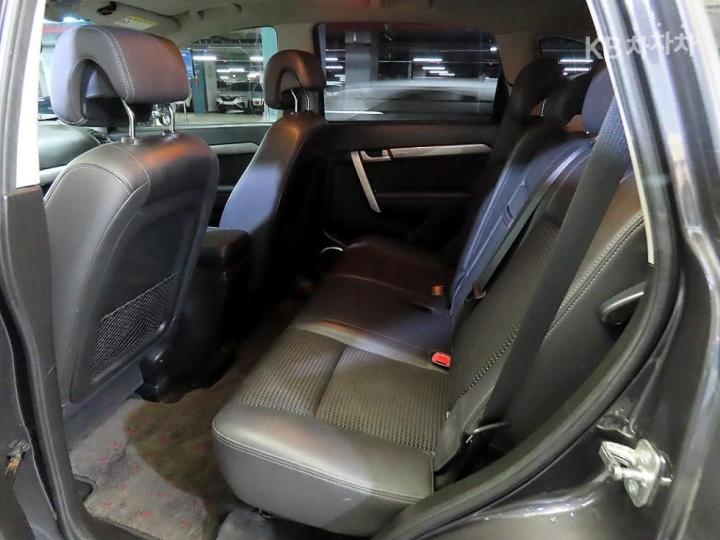 Chevrolet Captiva 2WD LT 8