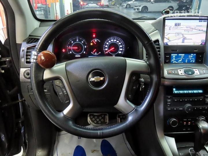 Chevrolet Captiva 2WD LT 9