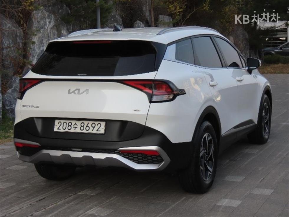 2023 - kia sportage