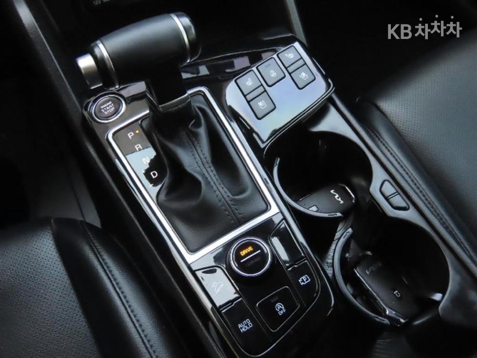 2023 - kia sportage