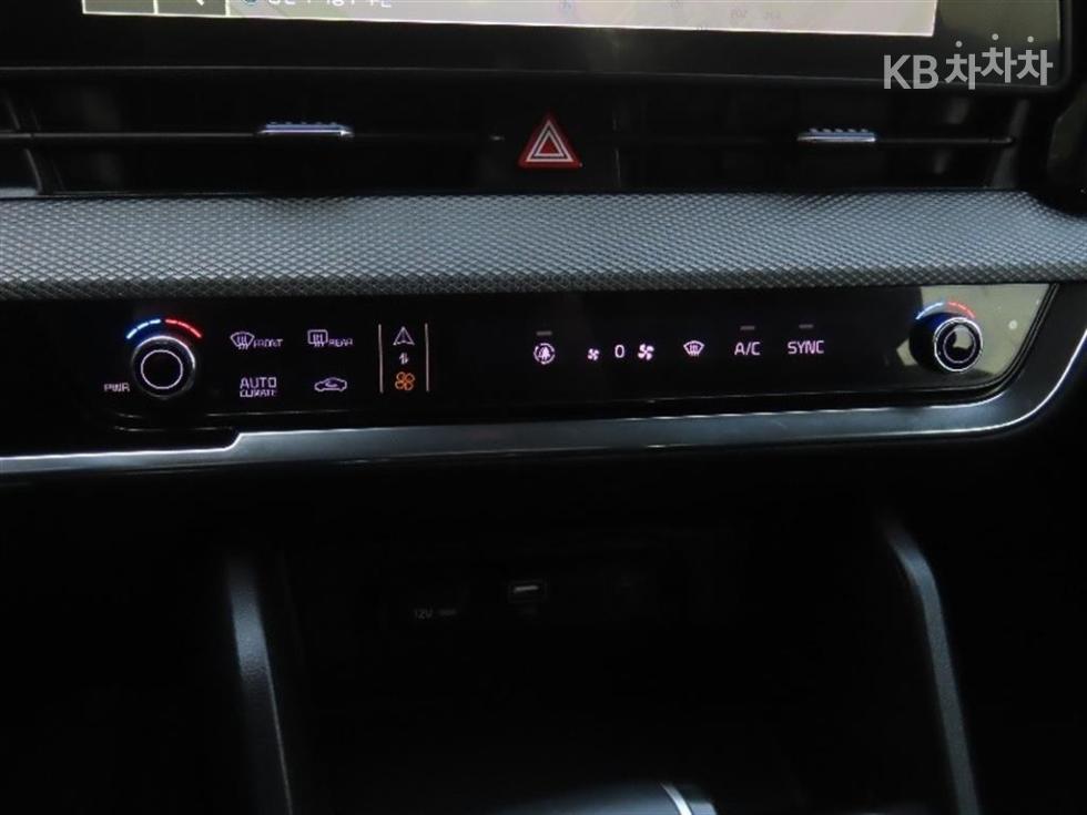 2023 - kia sportage