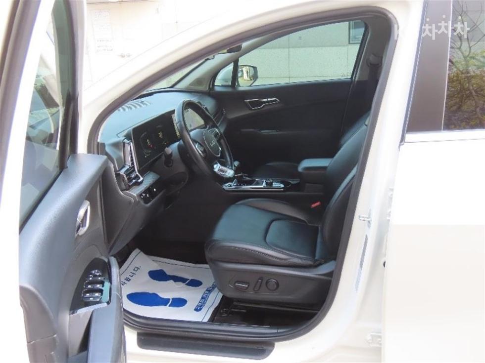 2023 - kia sportage