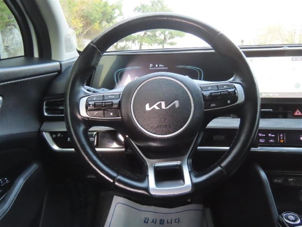 2023 - kia sportage