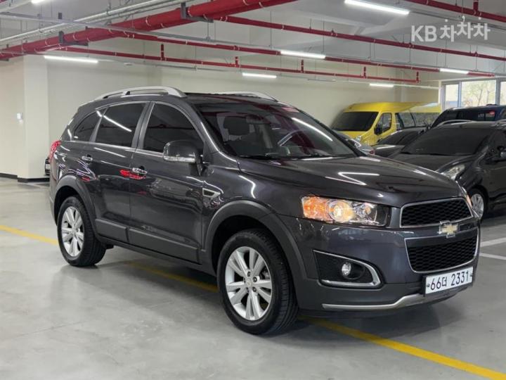 Chevrolet Captiva 2WD LT Premium 4