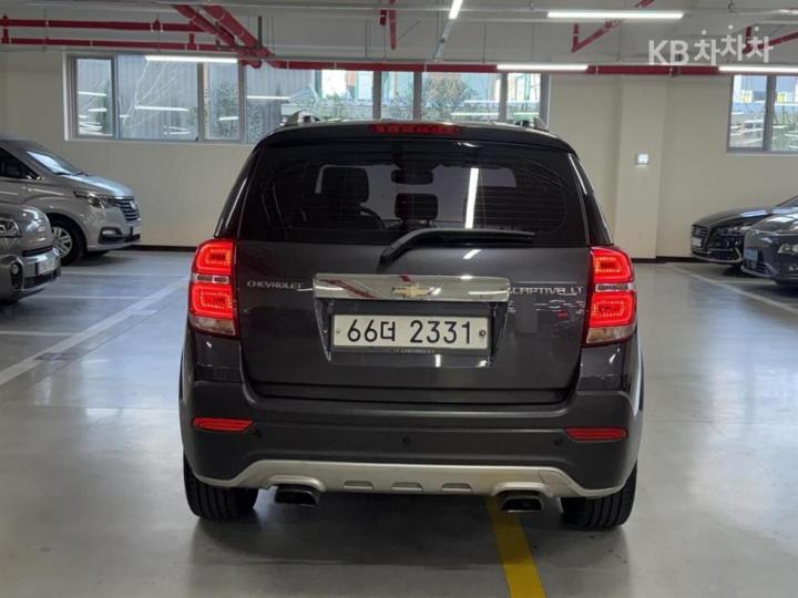 Chevrolet Captiva 2WD LT Premium 6
