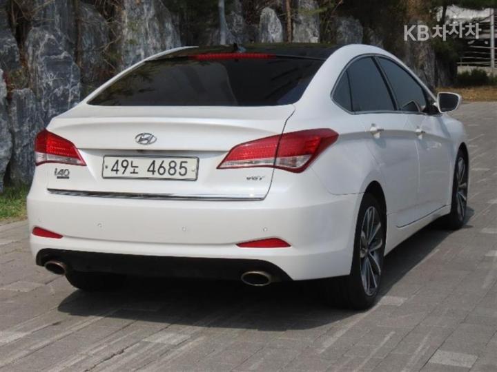 Hyundai i40 Saloon 1.7 VGT D-spec 4