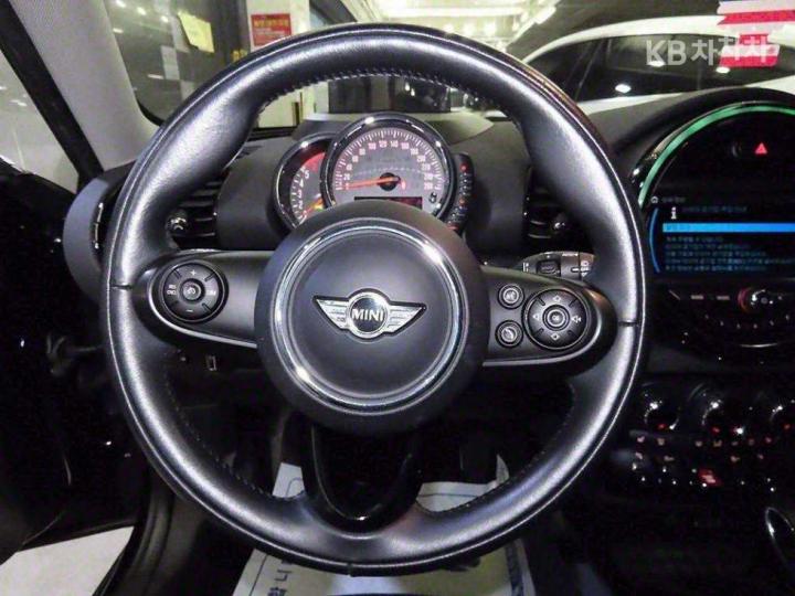 Mini Clubman 2.0 Cooper D High Trim 9