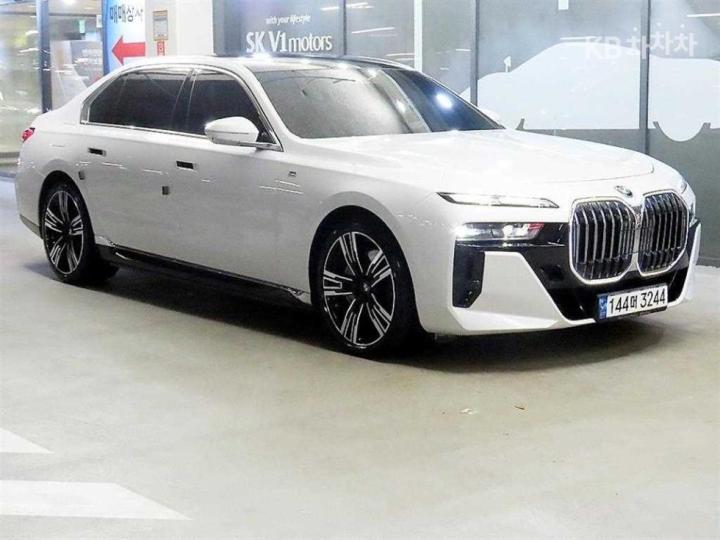 BMW 7er 750e xDrive — foto 1