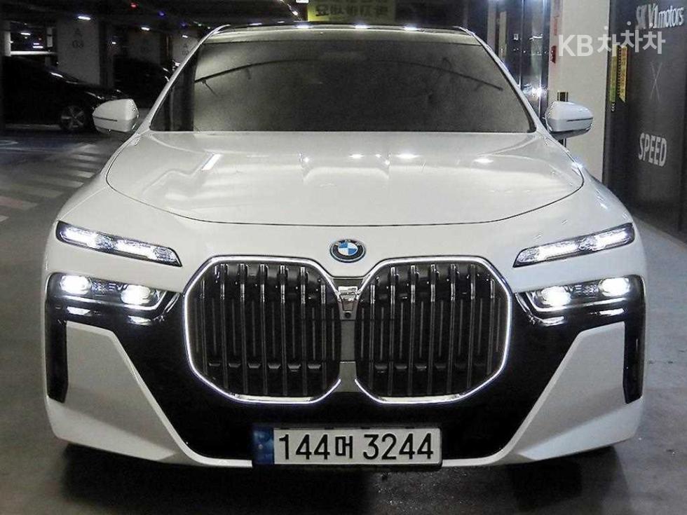 BMW 7er — miniaturë 2